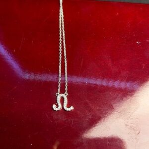 Beautiful silver/diamond necklace